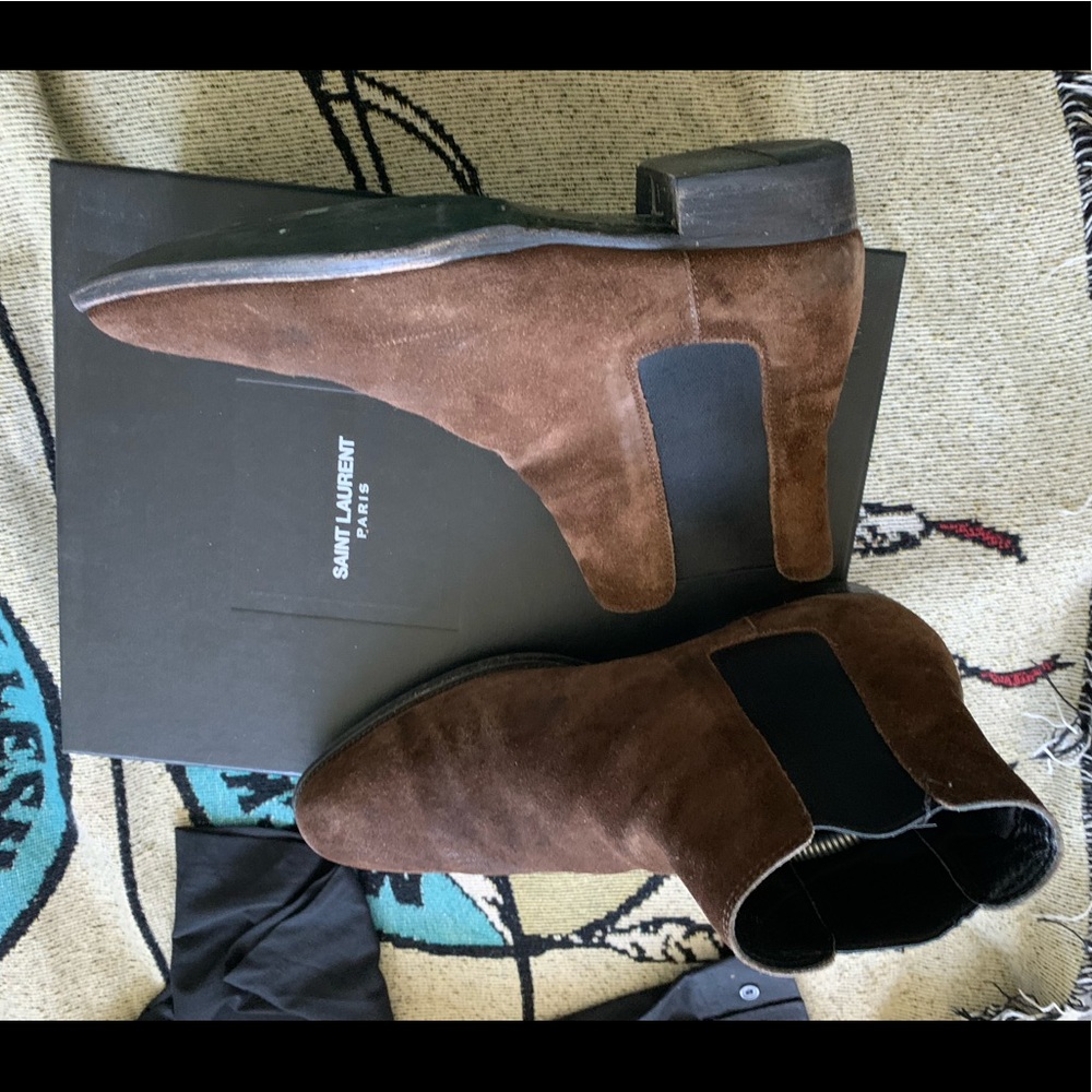Saint Laurent Wyatt Brown Suede Chelseas 41+